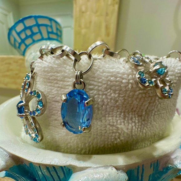 SWAROVSKI COCKTAIL BRACELET & EARRINGS - Picture 5 of 10